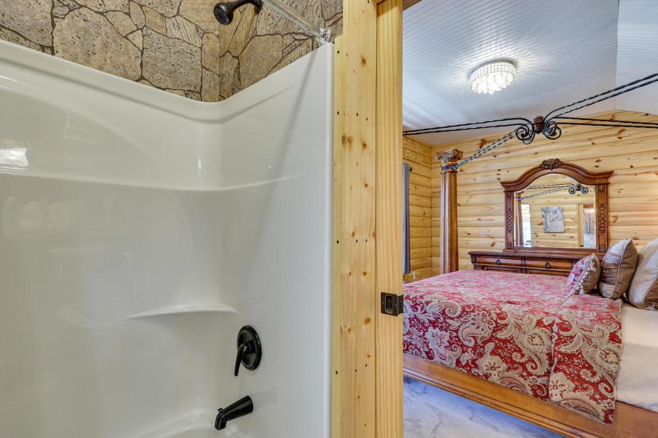 Cliffside Eureka Springs Cabin With Beaver Lake View Eksteriør bilde